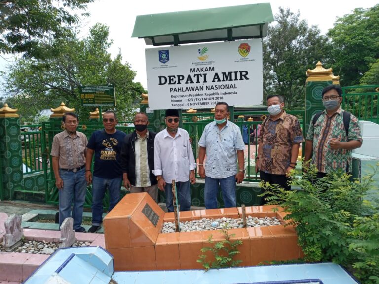 Ziarah ke Makam Depati Amir di Kupang